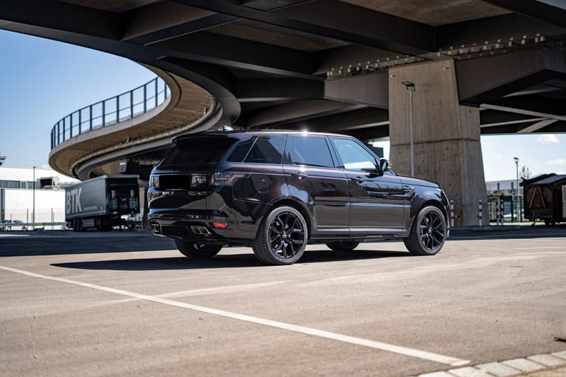 Range Rover V8 side