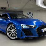 Rent an Audi R8 V10 in Düsseldorf side