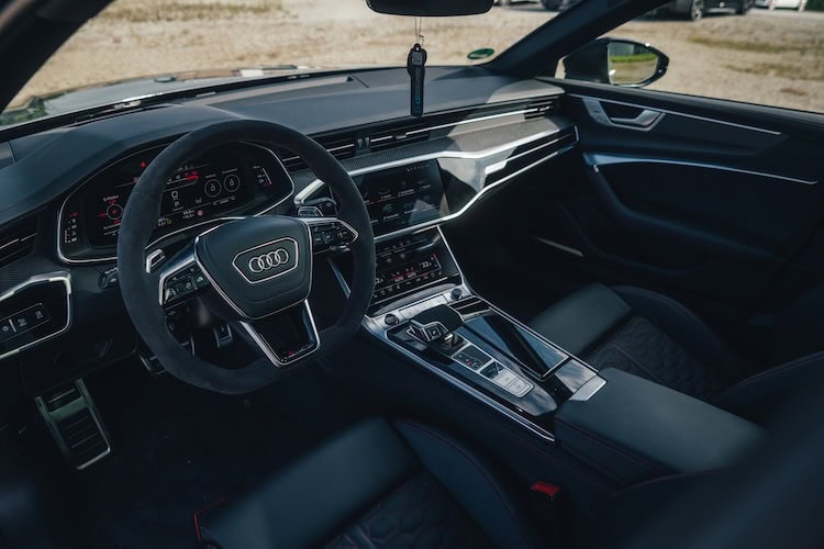 Rent Audi RS6 Performance in Passau 2