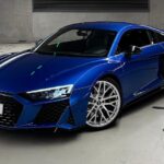 Rent an Audi R8 V10 in Düsseldorf front 2