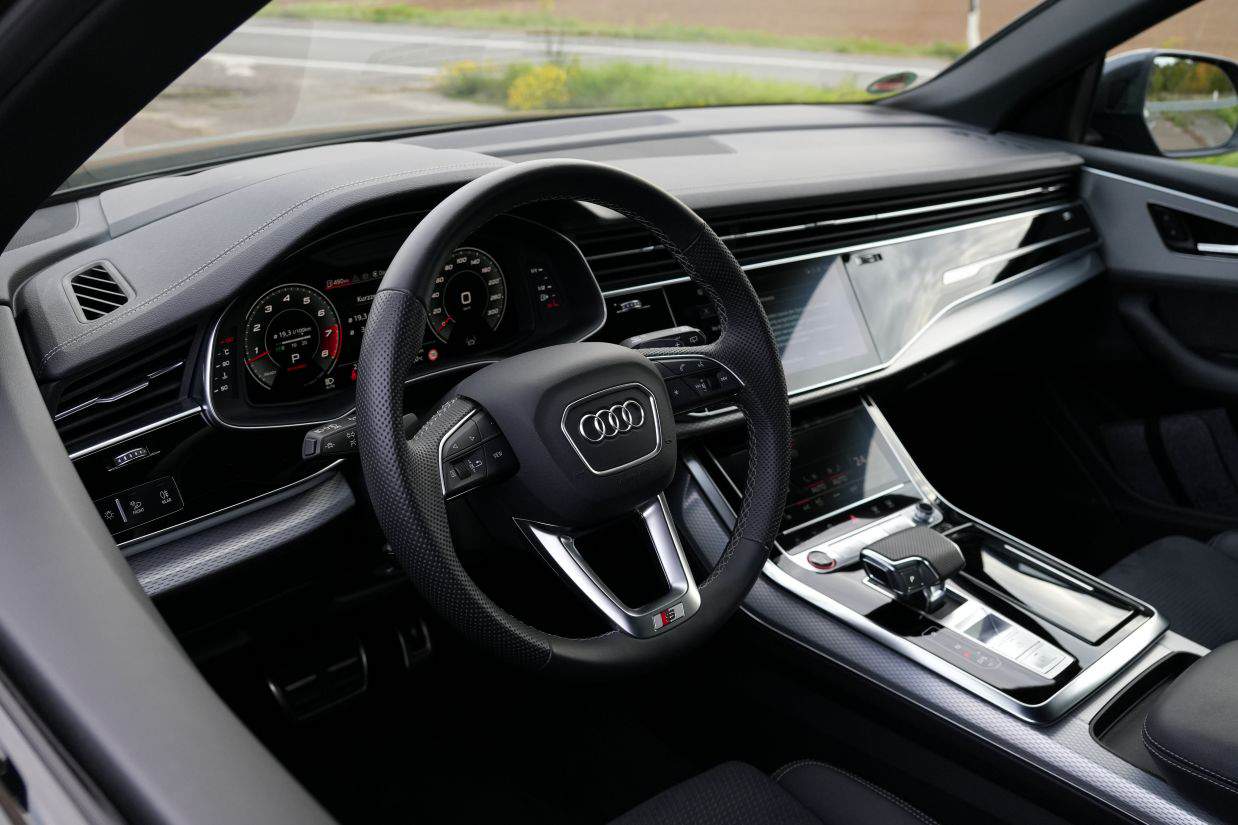 Audi SQ8 inside