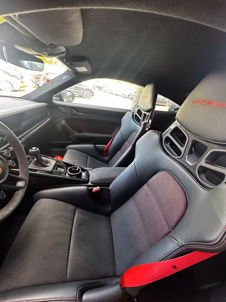Porsche 992 GT3 inside