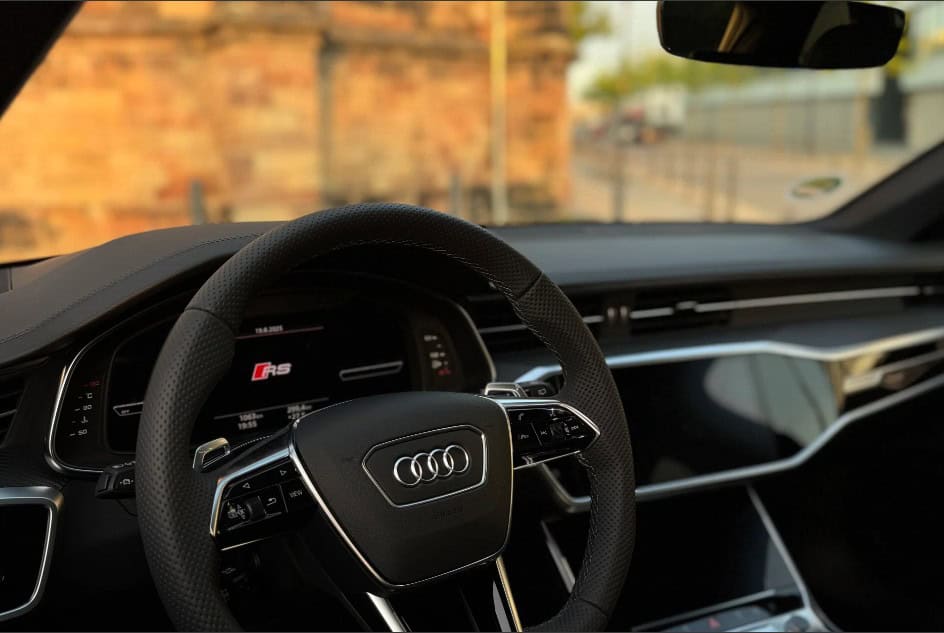 Audi RS6 inside