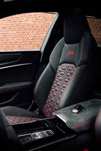 Audi RS6 inside
