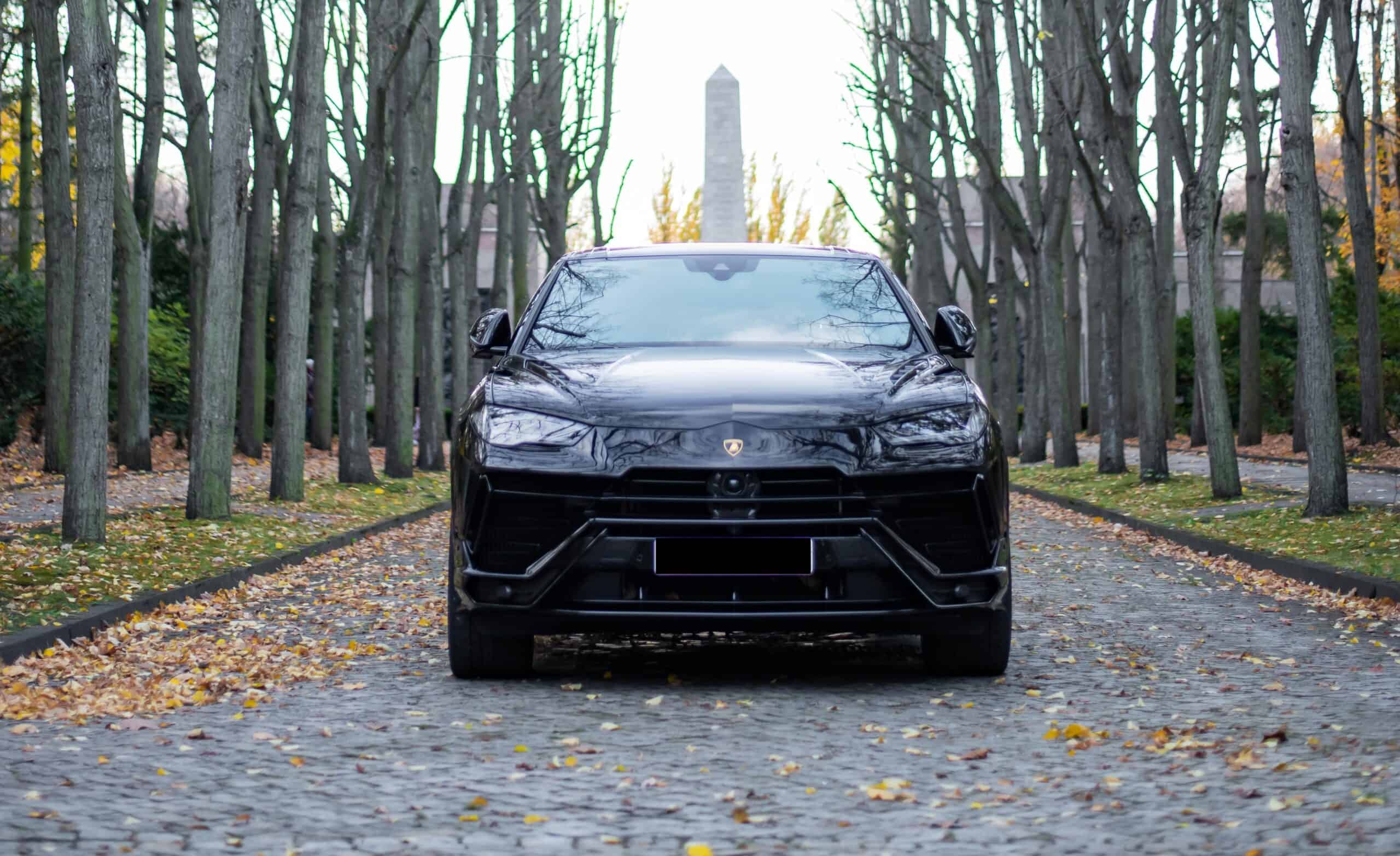 Lamborghini Urus S front