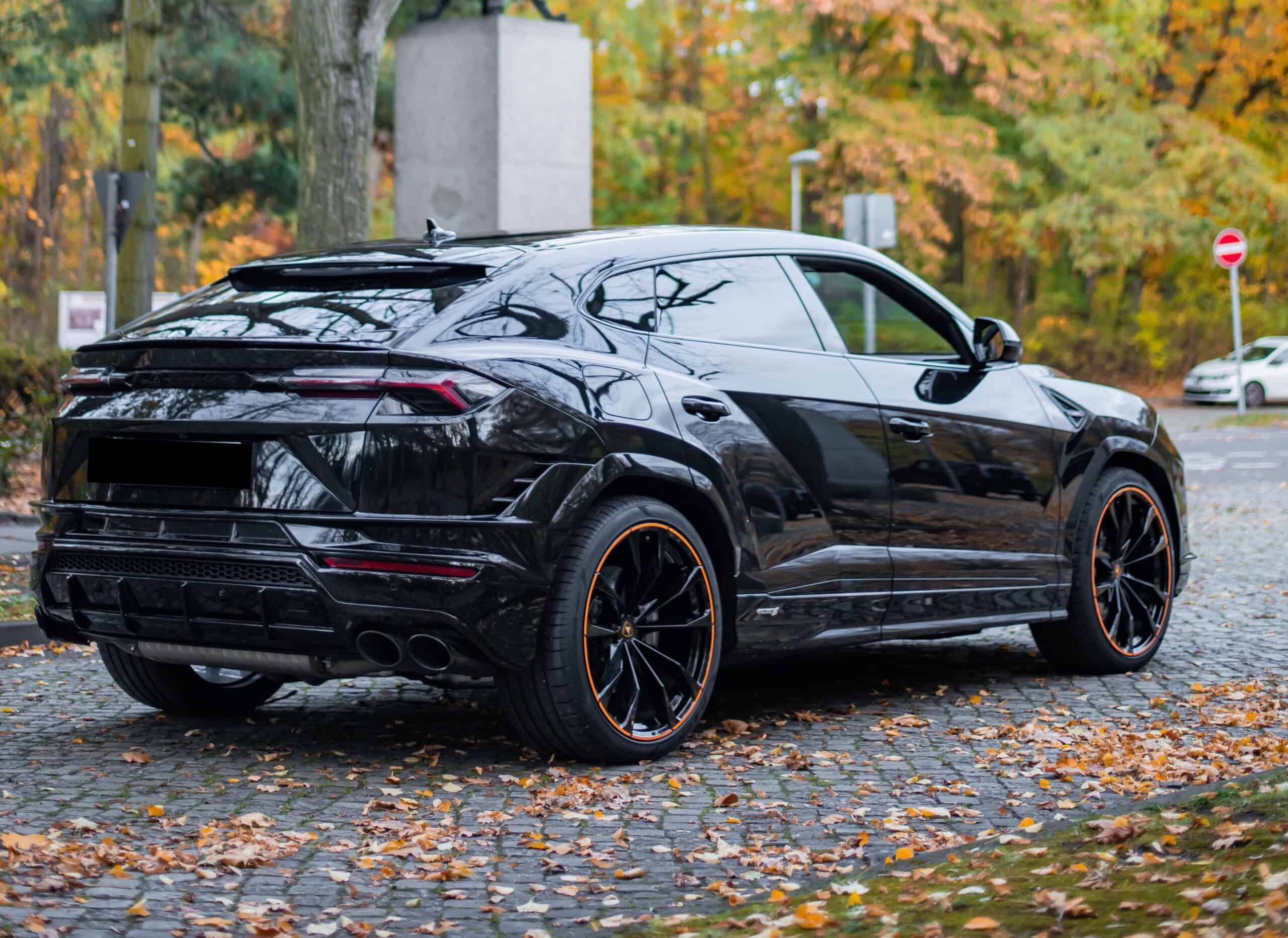 Lamborghini Urus S back