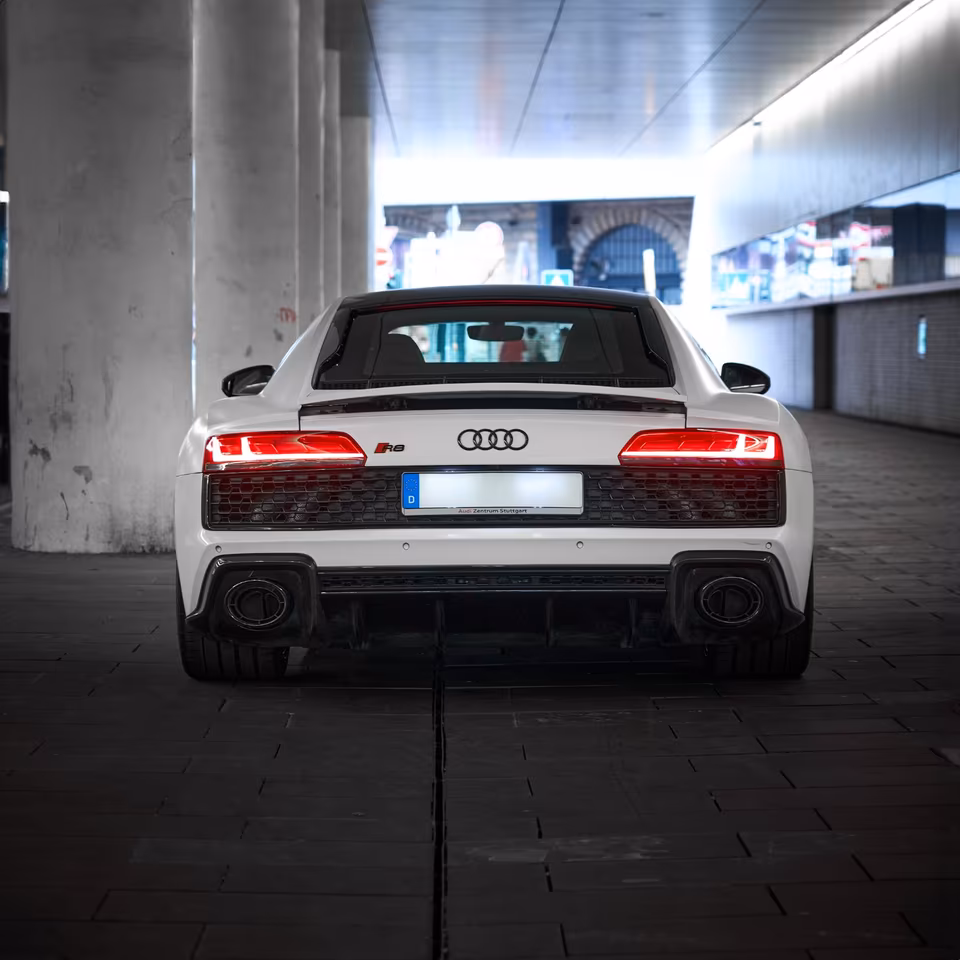 Audi R8 Coupé Quattro V10 back