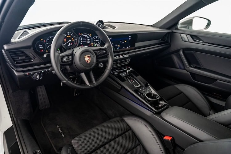 Porsche 992 rent in Hannover inside