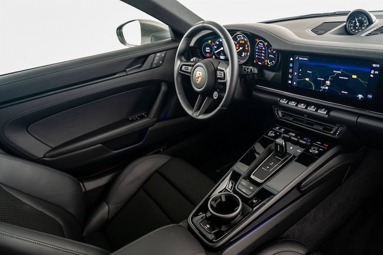 Porsche 992 rent in Hannover inside