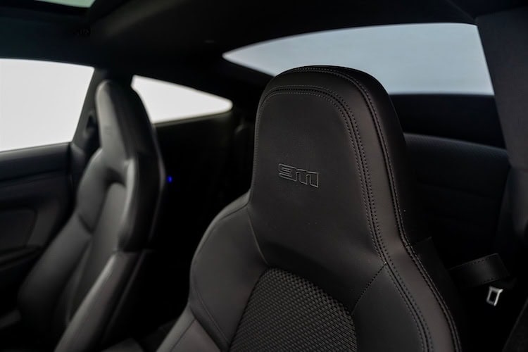 Porsche 992 rent in Hannover inside