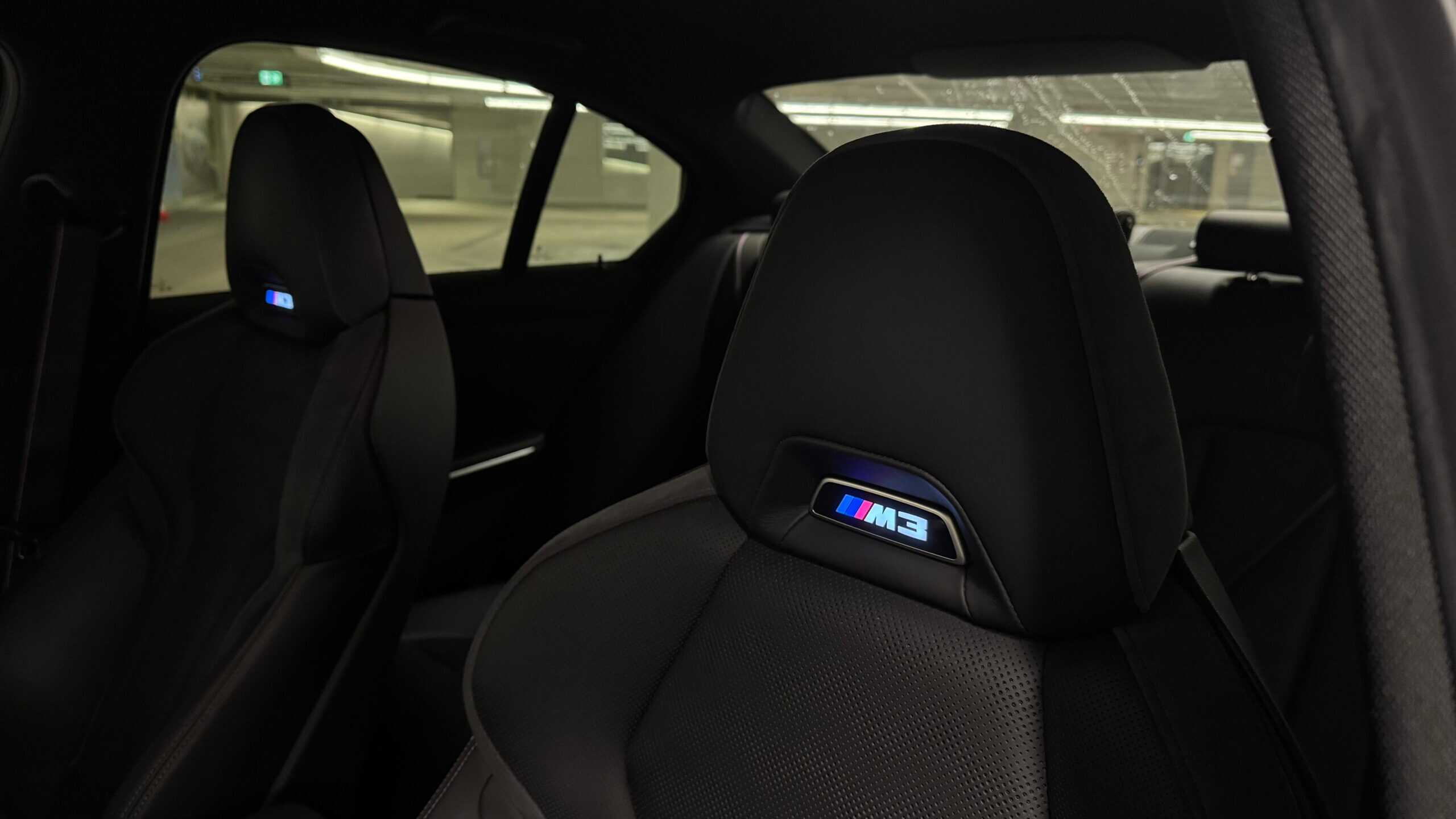 Rent BMW M3 Competition in Düsseldorf inside