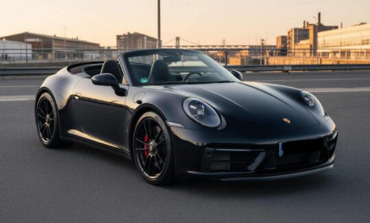 Rent Porsche 992 Carrera 4 GTS in Duisburg hero