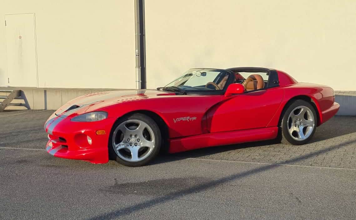 Rent Dodge Viper in Stuttgart side