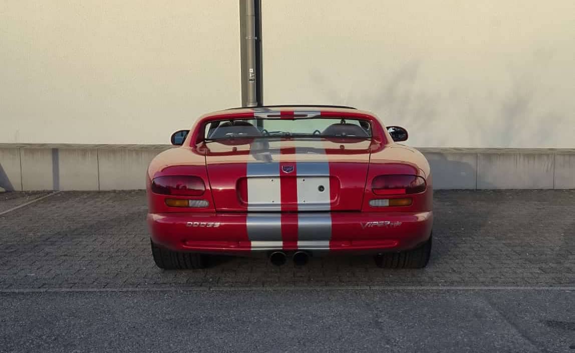 Rent Dodge Viper in Stuttgart back