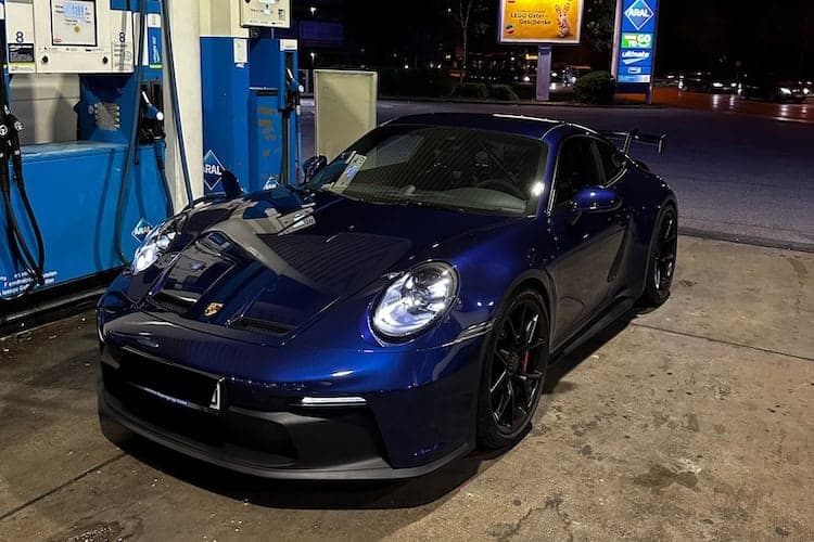 Rent Porsche 992 GT3 in Munich side front
