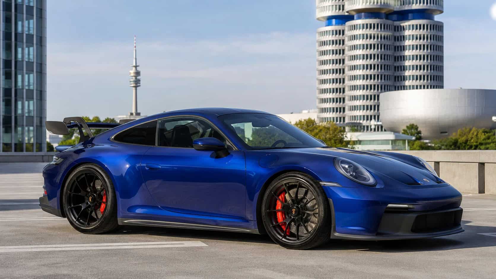 porsche-992-GT3-From-the-side