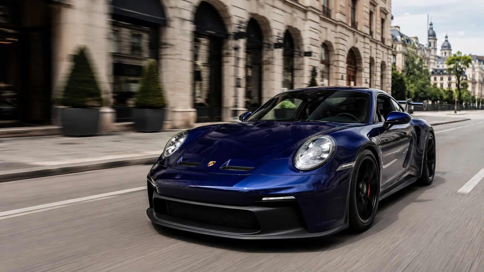 porsche-992-GT3-Munich-driving