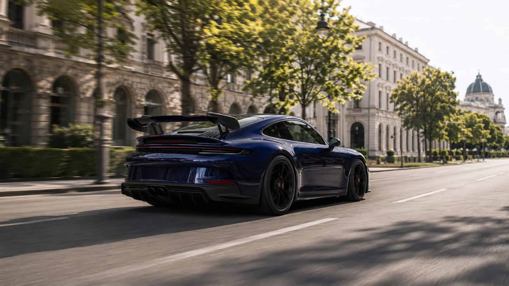 porsche-992-GT3-back-right