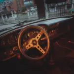 Rent Porsche 911 SC 3.0 in Hamburg Interieur