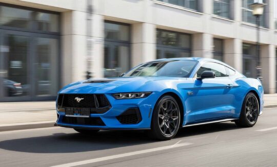 Rent Ford Mustang GT in Potsdam hero