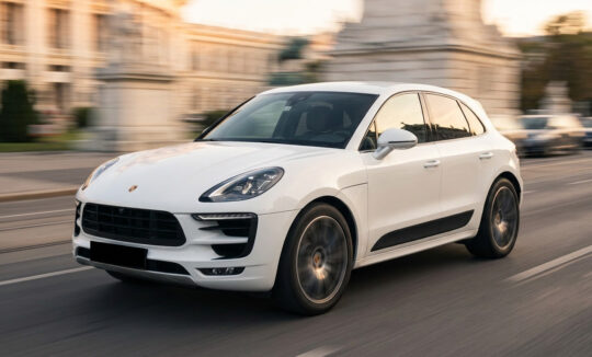 Rent Porsche Macan GTS in Vienna hero