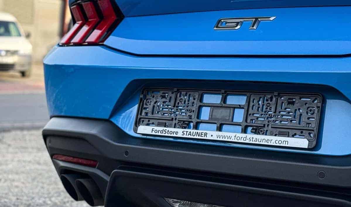 Rent Ford Mustang GT in Potsdam heck