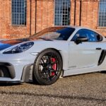 Rent Porsche 718 Cayman GT4 RS in Düren Vorne