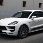 Rent Porsche Macan GTS in Vienna seite