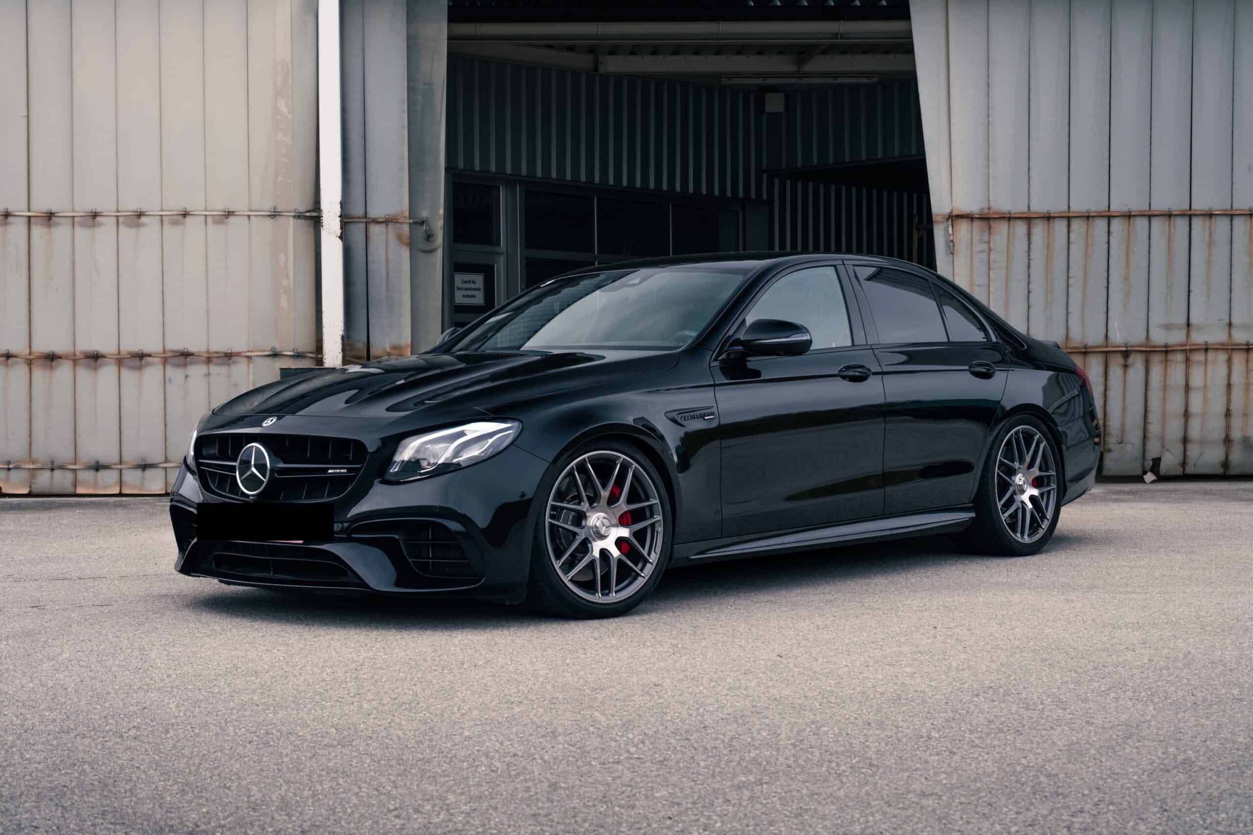 Rent Mercedes-AMG E63 S in Vienna front