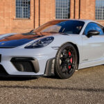 Rent Porsche 718 Cayman GT4 RS in Düren Vorne