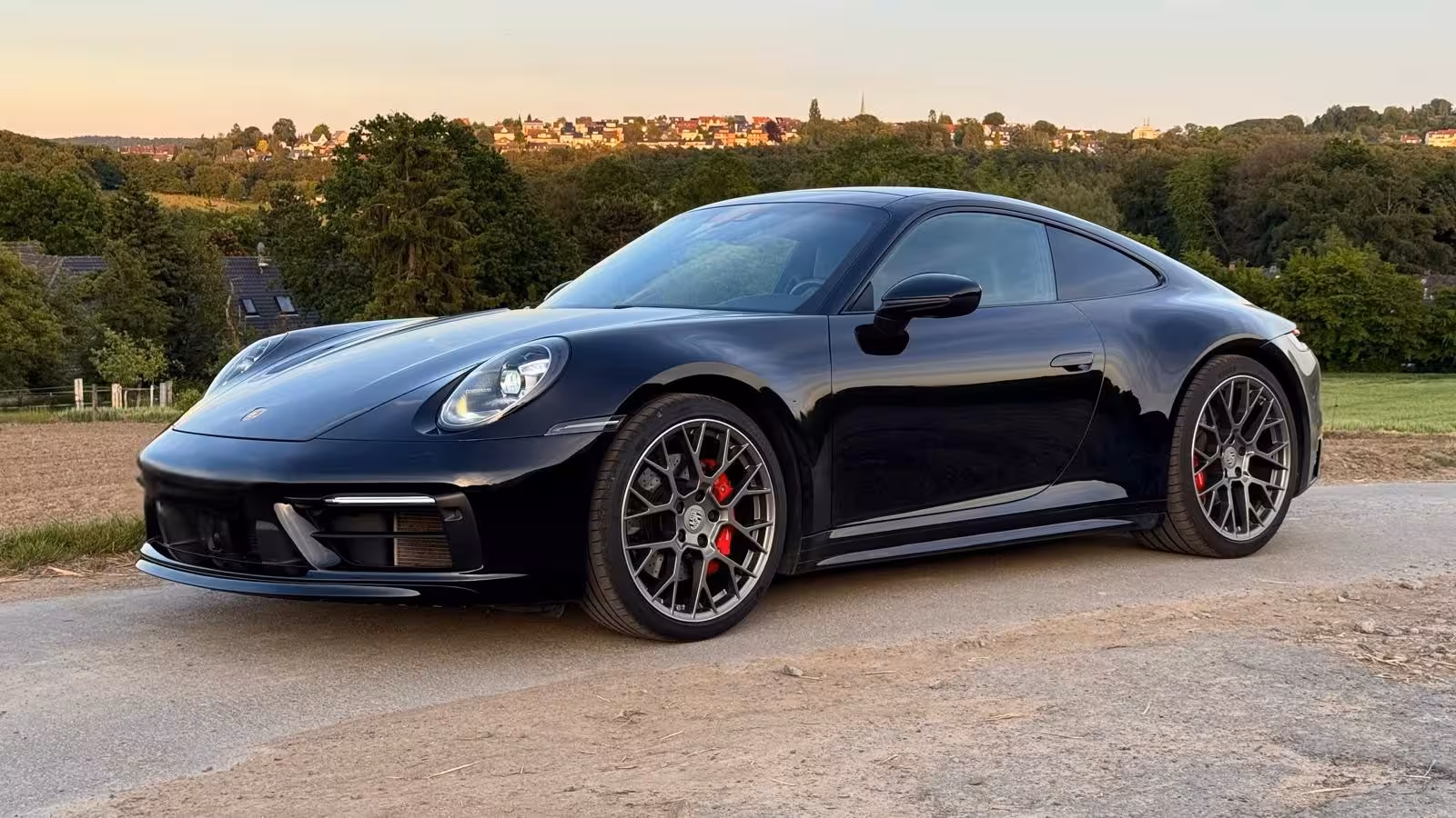 Porsche Carrera 4s Front left