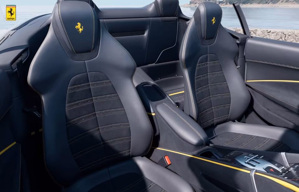 Rent a Ferrari Roma Spyder Kassel interior Seats