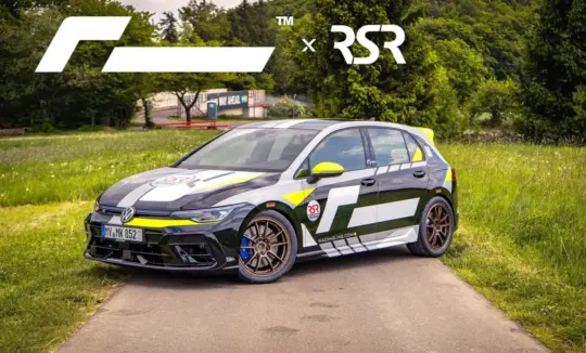 Volkswagen Golf R RacingLine Edition Picture Hero