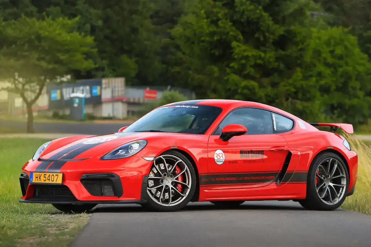 Porsche Cayman GT4 Hero Pictures Front
