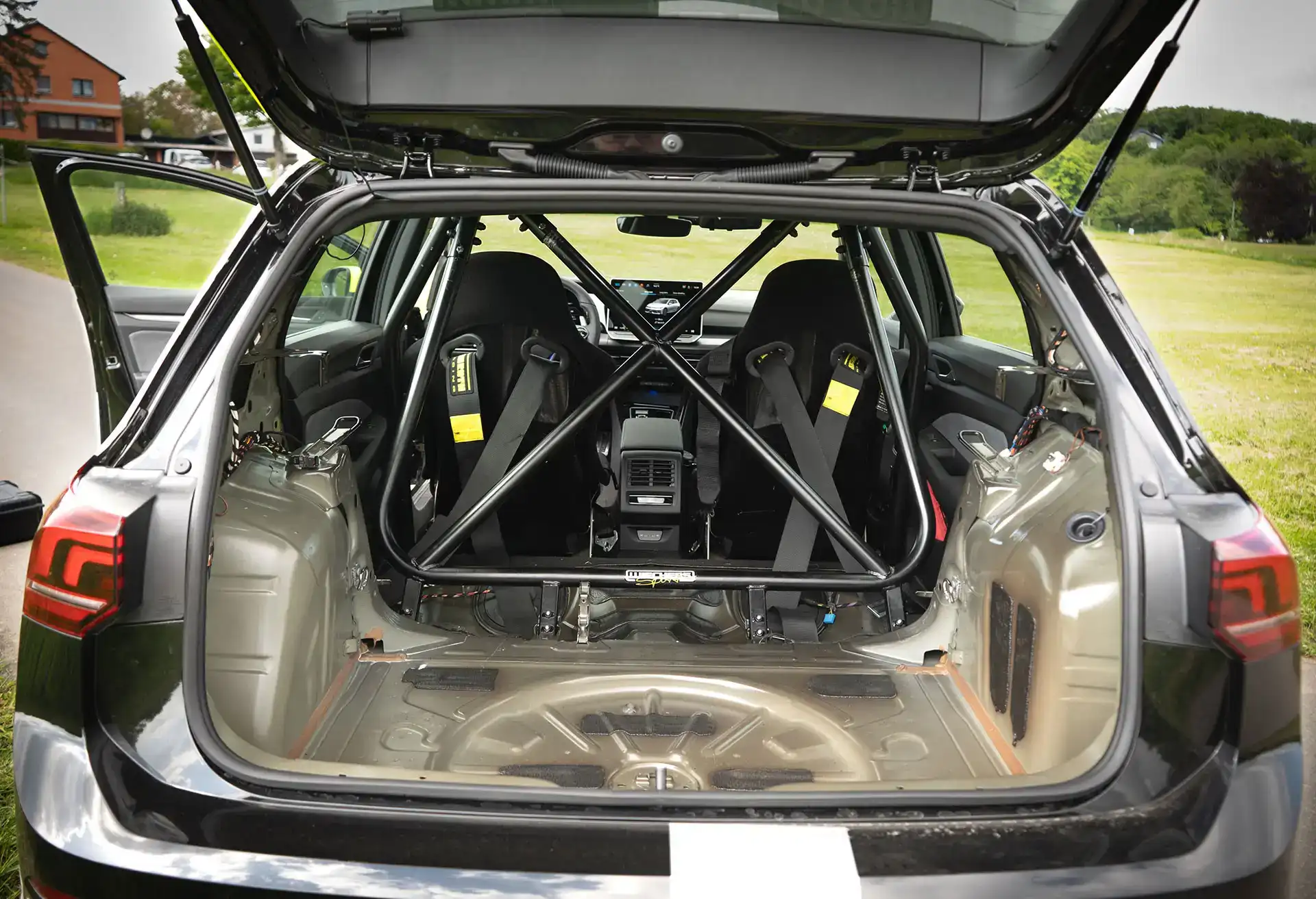 Volkswagen Golf R RacingLine Edition Picture Hero Exterior